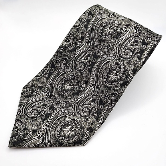 Pierre Cardin Silk Necktie Gray Paisley - Like New - Picture 1 of 4